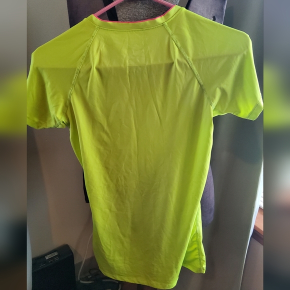 Nike shirt - Picture 6 of 6